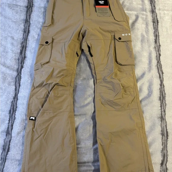 New with tags Montec insulated ski snowboarding pants